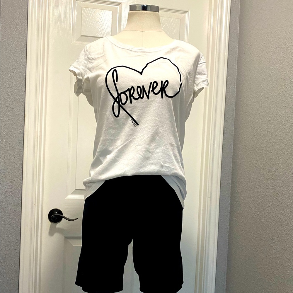 Short sleeve print t-shirt .